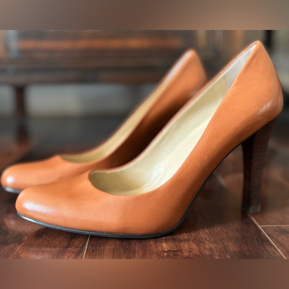Ralph Lauren Classic Cognac Brown Heels NWOT - Picture 2 of 10